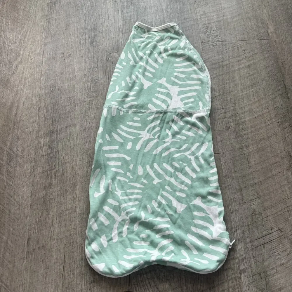 Momcozy 0-3 mo Bamboo Swaddle Wraps Leaf Tropical Print Quiet Soft Closure